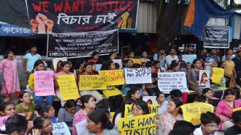 ‘पोस्टमार्टम जल्दी करो, नहीं तो खून की नदी बहेगी’: दावा- कोलकाता में जिस डॉक्टर का रेप-मर्डर उसका ‘चाचा’ बनकर पोस्टमार्टम करवाने पहुँचा था TMC नेता, सुवेंदु अधिकारी ने शेयर किया Video