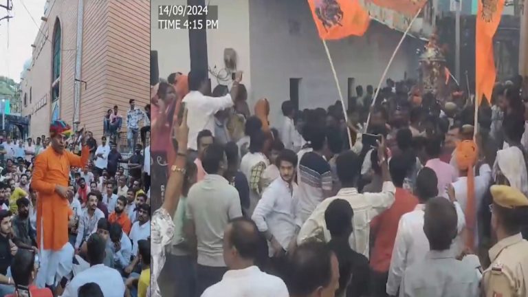 राम रेवाड़ी की शोभा यात्रा पर मस्जिद के अंदर से पथराव, कई हिंदू घायल: ‘अवैध जामा मस्जिद’ पर बुलडोजर एक्शन की माँग, भीलवाड़ा में MLA समेत सैकड़ों लोग धरने पर