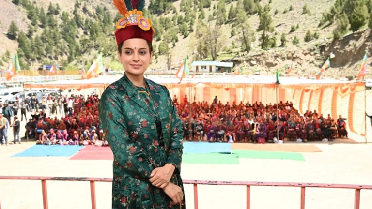 संत नहीं भिंडरावाले, शोषण करते हैं हीरो: मिला मंच तो कंगना रनौत ने खालिस्तानियों से लेकर बॉलीवुड तक के खोल दिए धागे, कहा- इमरजेंसी में कुछ भी गलत नहीं