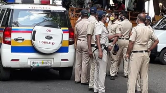 मुंबई हाई अलर्ट