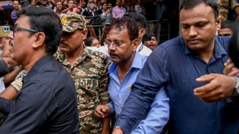 CBI ने RG कर मेडिकल अस्पताल के पूर्व प्रिंसिपल संदीप घोष और पुलिस अधिकारी अभिजीत मंडल को किया गिरफ्तार, सबूतों से छेड़छाड़ और साजिश रचने का आरोप
