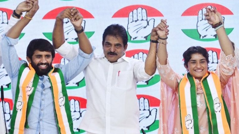 राजनीति में नया नहीं है ‘स्पोर्ट्स कोटा’, लेकिन कॉन्ग्रेस का पटका पहनने को बजरंग पुनिया-विनेश फोगाट ने चले जो दाँव उससे खेल-खिलाड़ी की साख पर लगा बट्टा