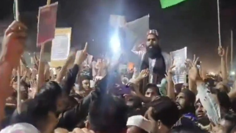 अमरावती से हरिद्वार तक ‘सिर तन से जुदा’ गैंग का उपद्रव, कहीं पुलिस पर हमला-कहीं भगवाधारी का फूँका पुतला: बोले बीजेपी MLA- डासना मंदिर पर हमला करने वालों का एनकाउंटर हो