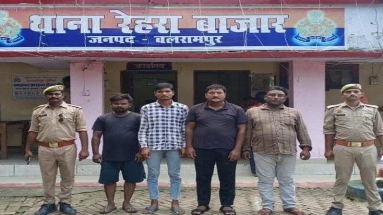 साथियों संग पंडाल में घुस गया अरबाज, भगवा ध्वज को नाली में फेंका-भजन बंद करवा भोजपुरी गाना बजाने का डाला दबाव: महिला श्रद्धालुओं से बदसलूकी भी