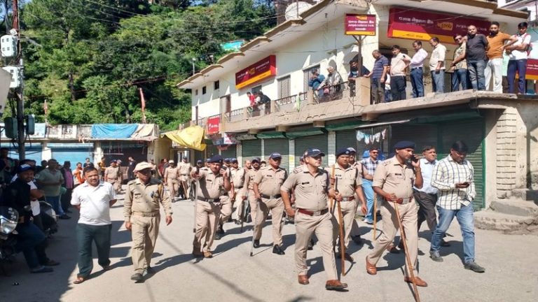 दिलवर खान ने फँसाई नाबालिग हिंदू लड़की, अश्लील वीडियो बनाकर कई बार रेप किया: उत्तराखंड के चमोली में बवाल के बाद हुआ गिरफ्तार, अवैध रूप से रह रहे मुस्लिमों को बाहर करने की माँग