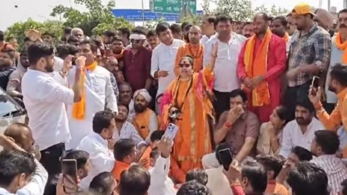 गाजियाबाद डासना मंदिर पुलिस