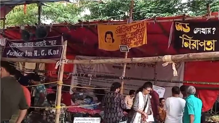 ‘हम ड्यूटी पर जाएँगे, लेकिन कुछ भी नहीं खाएँगे’: बंगाल में जूनियर डॉक्टरों ने शुरू किया आमरण अनशन, कहा- ममता बनर्जी की सरकार ने पूरा नहीं किया वादा