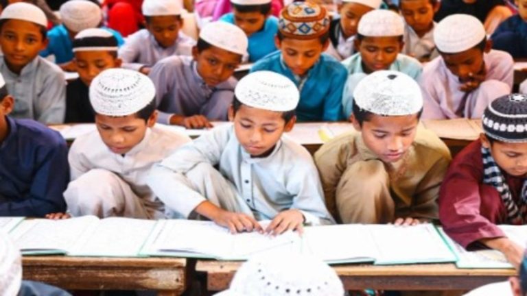 मदरसों के बाद अब मकतब की बारी, UP ATS खँगाल रही रिकॉर्ड-फंडिंग की जुटा रही जानकारी: जानिए कैसे चलते हैं दीनी तालीम के ये ‘कोचिंग सेंटर’