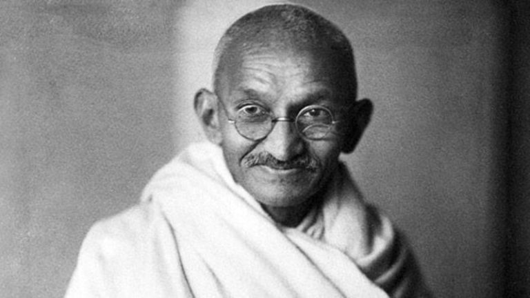गो हत्या के विरोधी थे MK गाँधी… लेकिन गोवध रोकने के लिए कानून बनाने का करते थे विरोध: खुद ही कंफ्यूज थे बापू या कर रहे थे मुस्लिम तुष्टिकरण?