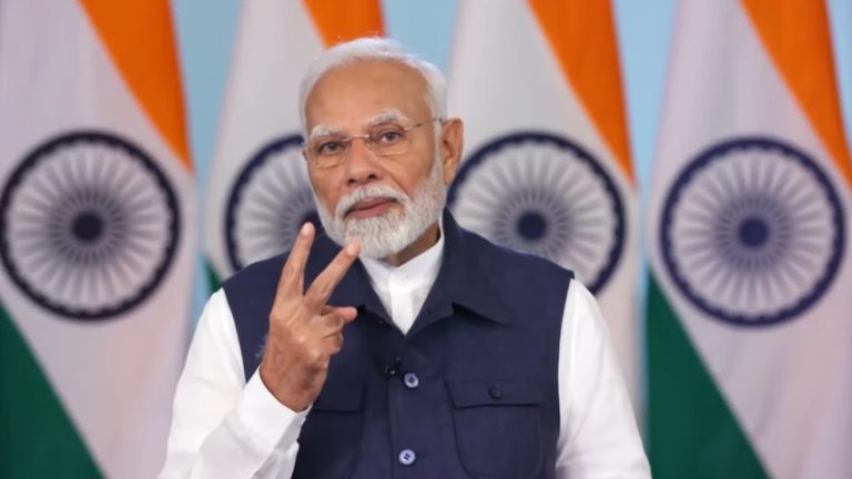 मुस्लिमों में इतनी जाति… पर कॉन्ग्रेस का मुँह सिल जाता है: PM मोदी का ‘वोट बैंक’ की राजनीति पर प्रहार, कहा- हिंदू जितना बँटेगा उनका उतना होगा फायदा