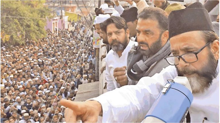 कॉन्ग्रेस के हारते ही शुरू हो गई दिल्ली को ब्लॉक करने की साजिश, बरेली के जहरीले मौलाना ने खोला ‘टूलकिट’: तौकीर रजा ने कहा- देशभर से मुस्लिम पहुँचे रामलीला मैदान