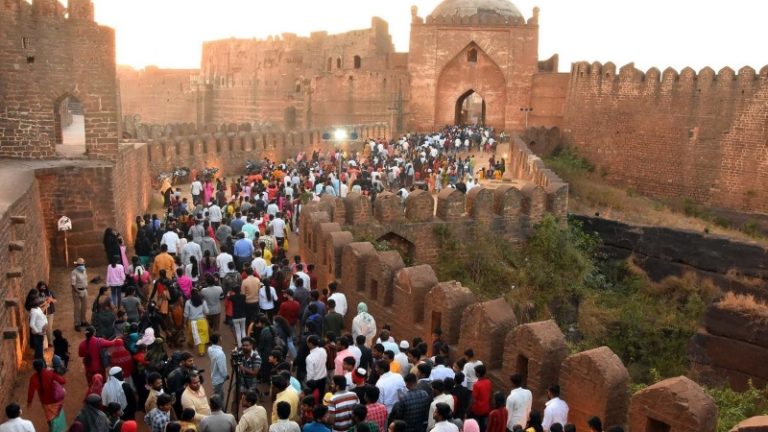 जो बीदर किला ASI की संपत्ति, उसके 17 ‘स्मारकों’ को अपनी प्रॉपर्टी बता रहा है कर्नाटक वक्फ बोर्ड: किसानों की 1200 एकड़ जमीन पर भी ठोक चुका है दावा