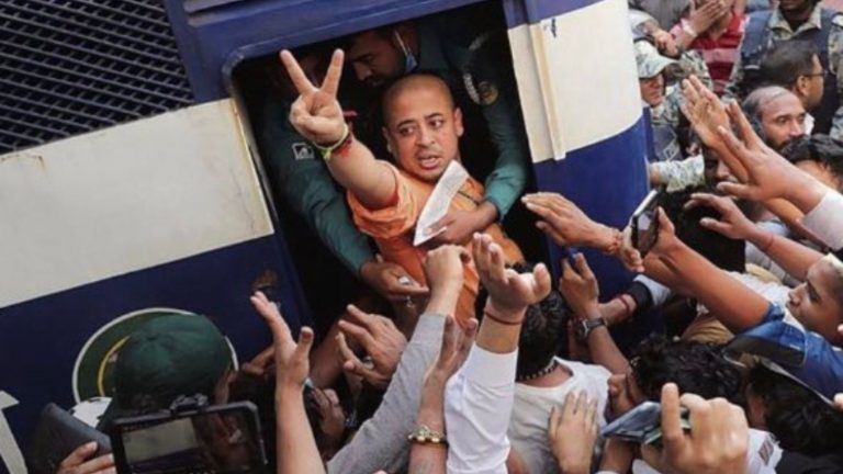 हिंदू संत को बांग्लादेश ने क्यों किया गिरफ्तार, क्या बदले की कार्रवाई कर रही मोहम्मद यूनुस सरकार: क्या कहता है कानून, चिन्मय कृष्ण दास से जुड़े मामले में जानिए सब कुछ