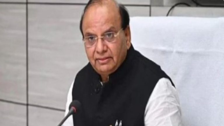 ‘तेजी से बढ़ रही है अवैध घुसपैठियों की तादाद, फर्जी बनवा रहे हैं वोटर और आधार’: दिल्ली के LG ने अधिकारियों से कहा- पहचान के लिए विशेष अभियान चलाओ