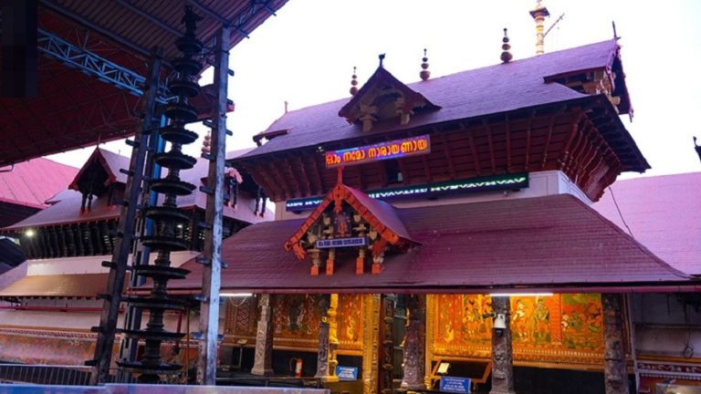भगवान विष्णु को तुलसी भी अर्पित नहीं कर सकते श्रद्धालु, क्योंकि गुरुवायुर मंदिर के उस बोर्ड ने लगाई रोक जिसका चेयरमैन है एक वामपंथी: कीटनाशक का दिया हवाला