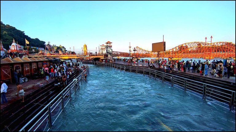 हरिद्वार की जिस हर की पैड़ी पर गैर हिन्दू की एंट्री बैन, वहाँ मुस्लिम विधायकों को जिला प्रशासन ने दिया न्योता: विरोध के बाद अब नहीं आएँगे