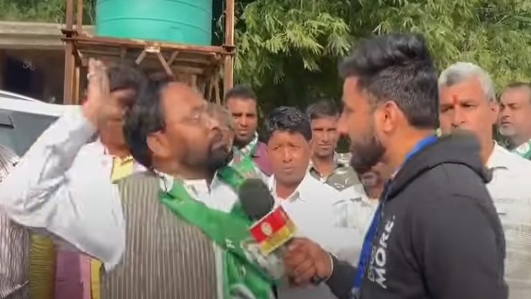 झारखंड में ‘वर्ग विशेष’ से पत्रकार को भी लगता है डर, सवाल पूछने पर रवि भास्कर को मारने दौड़े JMM कैंडिडेट निजामुद्दीन अंसारी: समर्थकों ने लिया घेर तो ग्रामीणों ने बचाया