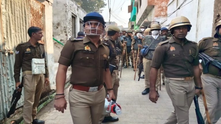 ‘छीन लो हथियार, जला कर मार डालो, कोई भी बच न पाए’: संभल में पुलिस का कत्लेआम करने को जुटी थी मुस्लिम भीड़, हिंसा से पहले तोड़ डाले थे CCTV कैमरे