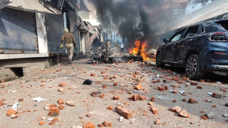 जामा मस्जिद की गलियों में कहाँ से आकर बसी दंगाई भीड़, कैसे जमा किए इतने पत्थर… किसकी साजिश में जला संभल?