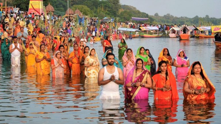 माता सीता, द्रौपदी, राजा प्रियवद… छठी मैया की उपासना की पौराणिक कथाओं के बारे में जानिए: जीवन में संयम, शुद्धता और आत्म-नियंत्रण की भावना भी जागृत करता है लोकपर्व