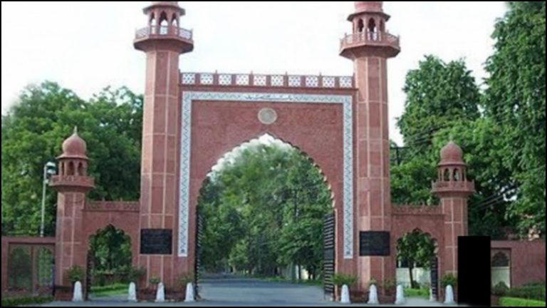 AMU में पढ़ाई कर रहे बांग्लादेशियों ने उगला जहर, भारत-महिलाओं को लेकर लिख रहे गालियाँ: 3 छात्रों पर कार्रवाई की माँग, जाँच जारी