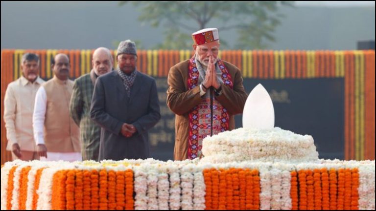 अटल जी का व्यक्तित्व अपनी तरफ खींचता था, उनका रोपा बीज आज वटवृक्ष: PM मोदी ने वाजपेयी की 100वीं जयंती पर लिखा लेख