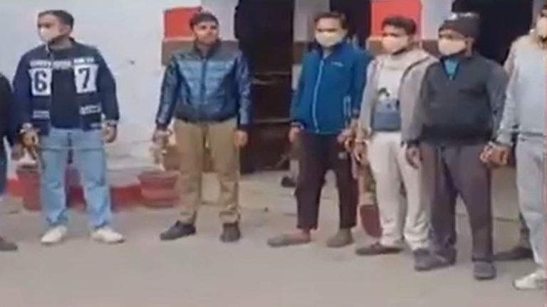 सँभल में कुएँ की खुदाई कर रही नगरपालिका की टीम को धमकाने लगा मस्जिद का मुतवल्ली आमिर, पुलिस ने भेजा जेल: फरार 7 दंगाई भी पकड़ाए