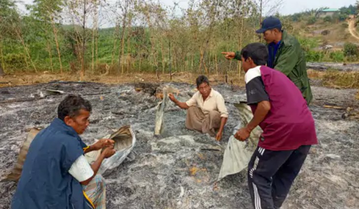 क्रिसमस पर 17+ ईसाई घरों में बांग्लादेशी इस्लामी भीड़ ने लगाई आग, प्रार्थना करने चर्च गए थे सभी लोग: पीड़ित बोले- पहले से मिल रही थी धमकियाँ