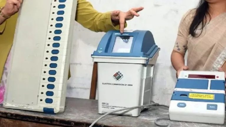 महाराष्ट्र में VVPAT की पर्चियों की EVM के वोटों में नहीं मिला कोई अंतर, चुनाव आयोग ने विधानसभा चुनाव में गड़बड़ी के विपक्षी दावों को किया खारिज