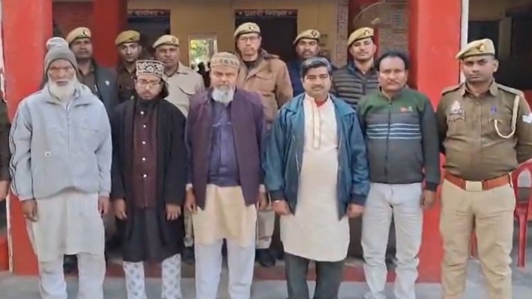 ‘तुम छोटी जाति वालों को इस्लाम में देंगे ऊँचा मुकाम’: हमीरपुर में दलित परिवार पर मौलाना खालिक और उसके साथी डाल रहे थे धर्मांतरण का दबाव, शिकायत के बाद 5 गिरफ्तार