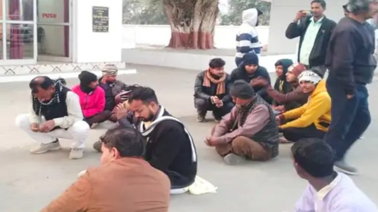 मंदिर की जमीन पर बनवाई मज़ार, विरोध करने पर दलितों पर पत्थरबाजी: बजरंग दल का आरोप, पुलिस ने मजहबी एंगल नकारा