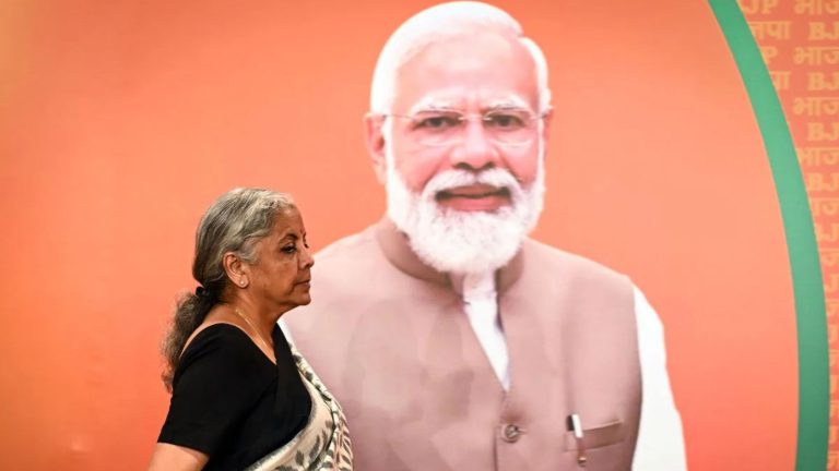 6.8% की रफ्तार से बढ़ेगी 2025-26 में भारत की GDP, विदेशी निवेश ₹400000 करोड़+ हुआ पार: आर्थिक सर्वे ने बताया- 2028 तक भारत बन सकता है $5 ट्रिलियन इकॉनमी