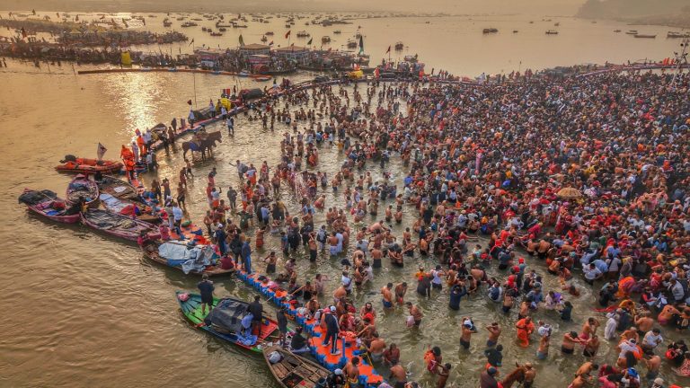 हेलिकॉप्टर से ‘प्रयागराज दर्शन’ के नाम पर महाकुंभ में ठगी, ‘पवन हंस’ के नाम पर चल रहा रैकेट: जानिए ऑपइंडिया की पड़ताल में क्या मिला, जालसाजों से कैसे बचे