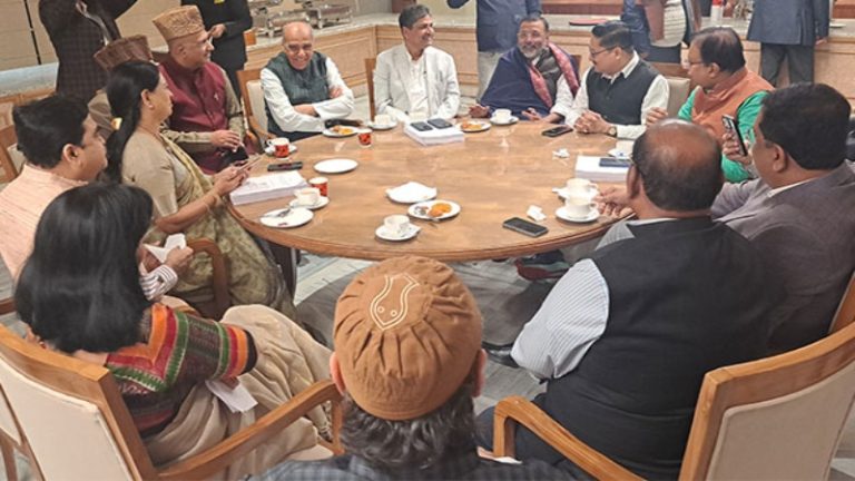 जनजातीय समाज की जमीनों पर दावा नहीं कर पाएगा वक्फ, बोर्ड में गैर मुस्लिमों की होगी एंट्री: बिल पर JPC ने लगाई मुहर, कहा- वंचितों-महिलाओं को मिले लाभ; विपक्ष बिफरा