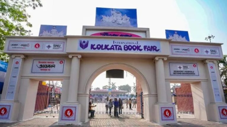 ‘VHP की पुस्तकें विवादास्पद और संवेदनशील, अशांति फैलने का खतरा’: कोलकाता पुस्तक मेले में स्टॉल देने से इनकार, हाई कोर्ट पहुँचा विश्व हिंदू परिषद