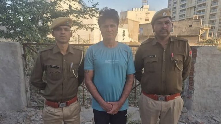 ब्यावर के ‘मुस्लिम गैंग’ से जुड़ा हुआ है पूर्व पार्षद हकीम कुरैशी भी, स्कूली छात्राओं को ब्लैकमेल कर इस्लाम कबूलने का बनाते थे दबाव: अब तक 9 गिरफ्तार, बुलडोजर एक्शन की तैयारी