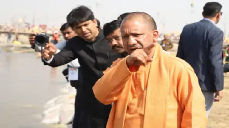 उपराष्ट्रपति ने सिर पर शिवलिंग रखकर संगम में लगाई डुबकी, 77 देशों के 118 राजनयिकों ने भी महाकुंभ में किया स्नान: CM योगी ने प्रयागराज मेला क्षेत्र का लिया जायजा