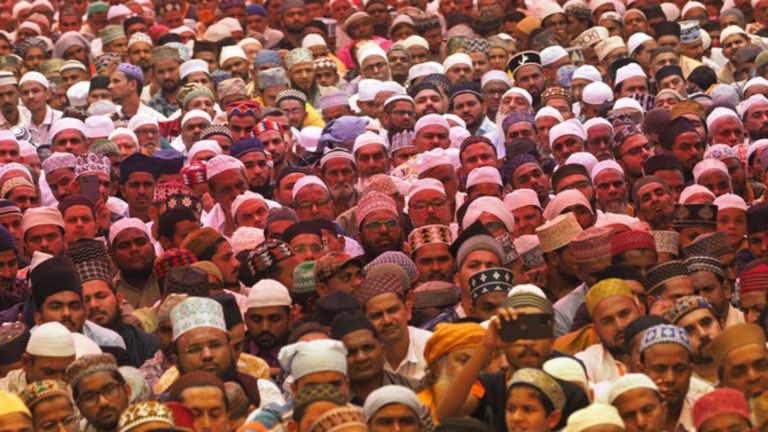 भारतीयों का रोजगार छीन रहे घुसपैठिए, पैसा कमाकर भेज रहे बांग्लादेश: दिल्ली में ‘डेमोग्राफी चेंज’ पर JNU की रिपोर्ट, बताया- NGO और मजहबी संगठन करते हैं मदद