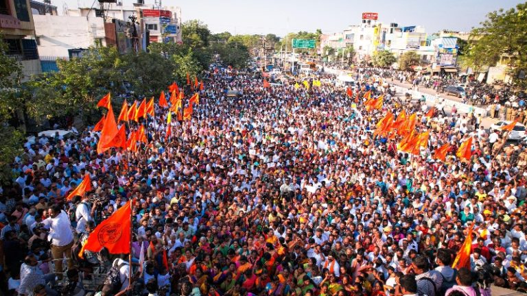 मदुरै की जिस पहाड़ी पर मुरुगन मंदिर उसे बचाने को एकजुट हुए हिंदू, लैंड जिहाद के विरोध में सड़क पर उतरे: वक्फ प्रॉपर्टी बता रहे इस्लामी कट्टरपंथी, कुर्बानी देने का किया था ऐलान