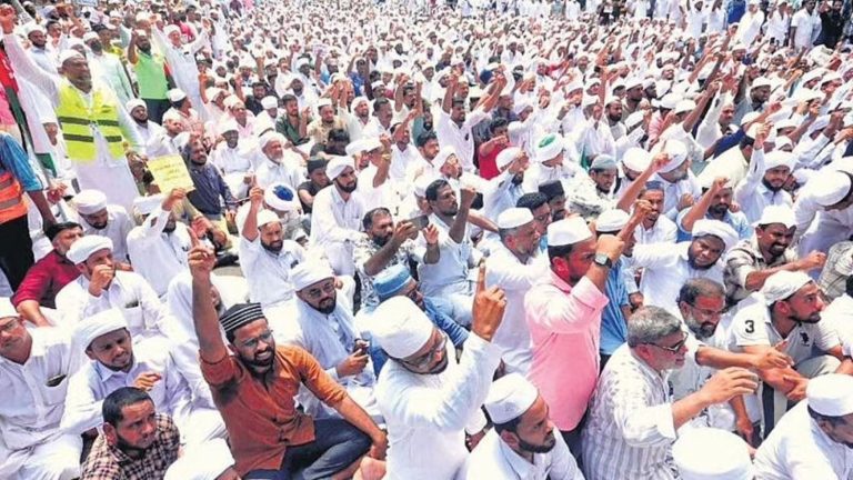 साल भर में मुस्लिम 1 लाख+ बढ़े, हिंदू केवल 1099: केरल में ‘डेमोग्राफी चेंज’ से थिंक टैंक ने किया आगाह, कुल आबादी में हिंदुओं से कम हिस्सेदारी पर बच्चे पैदा करने में काफी आगे