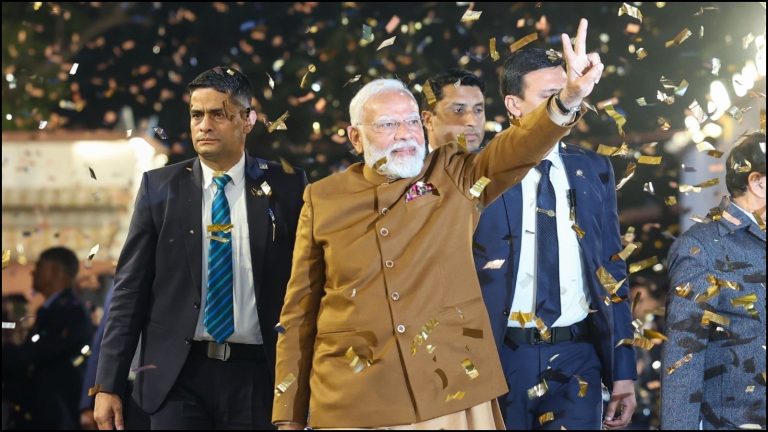 आज हुए आम चुनाव तो BJP अकेले ही पार कर जाएगी बहुमत का आँकड़ा, NDA भी होगा 300 पार: कॉन्ग्रेस की 80 सीट भी नहीं, सर्वे ने बताया- 9 महीने में ही उतरा INDI गठबंधन का पानी