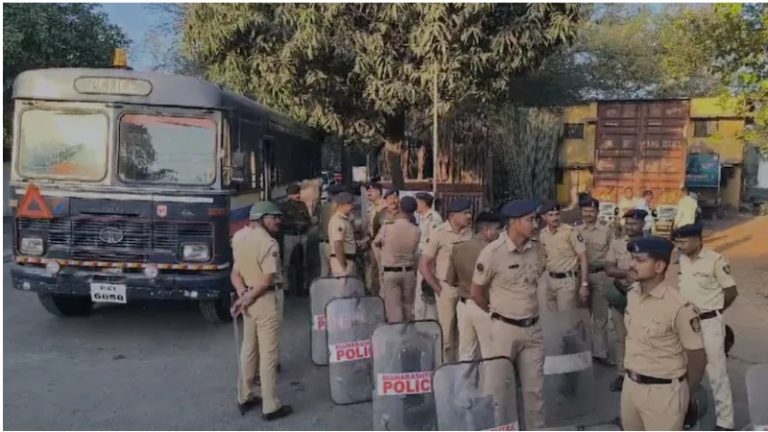 अवैध मजार को लेकर नासिक में बवाल, हिंदू संगठनों के प्रदर्शन के ऐलान के बाद पूरे इलाके में कर्फ्यू: साधु-संत बोले- दरगाह हटाकर कराओ मंदिर का निर्माण