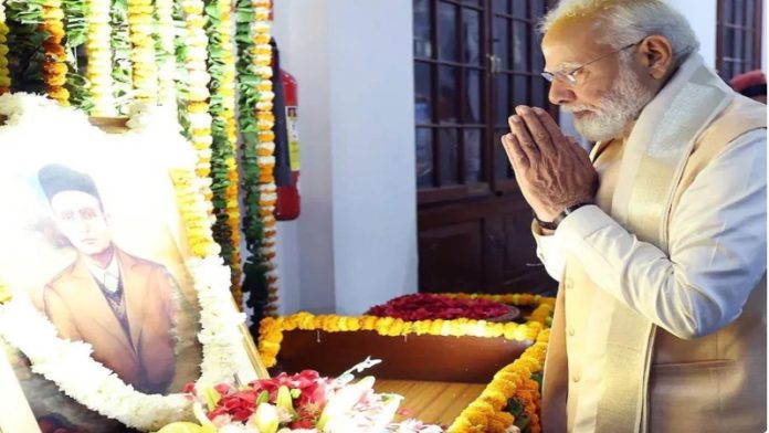 फ्रांसीसी शहर मार्सिले में सावरकर को नमन करते पीएम मोदी