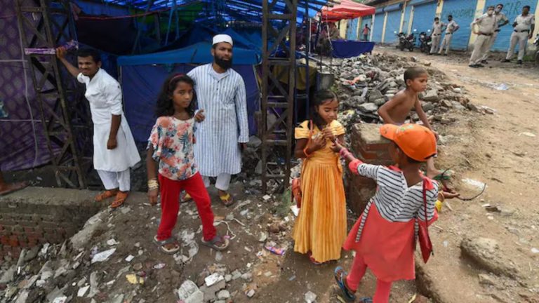 रोहिंग्या के बच्चों को सरकारी स्कूल में मिले एडमिशन… इनकार करने पर हाई कोर्ट जाइए: सुप्रीम कोर्ट, घुसपैठियों के बच्चों के समर्थन में याचिका