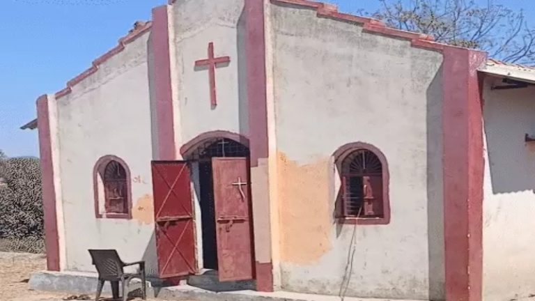 चर्च बना भैरवनाथ का मंदिर, ईसाई बन रहे हिंदू: राजस्थान के बाँसवाड़ा का वो गाँव जहाँ लोग कर रहे हैं घर वापसी, लगा रहे ‘जय श्रीराम’ के नारे