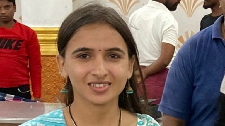 सोशल मीडिया पर दोस्ती, सेक्स, वीडियो और ब्लैकमेल: 2 बच्चों के बाप सचिन से पैसे माँगती थी हिमानी नरवाल – आरोपों पर मृतका की माँ बोलीं- ब्वॉयफ्रेंड जैसे कीड़े नहीं पालती थी वो