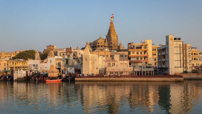 गुजरात द्वारकाधीश मंदिर