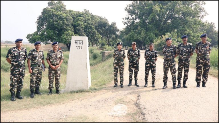 नेपाल बॉर्डर से भारत में घुसना चाहते हैं 37 आतंकी, पाकिस्तान-बांग्लादेश से पहुँचे खुली सीमा पर: SSB ने तैनात किए 1500+ जवान, पुलिस बोली- 24 घंटे कर रहे पेट्रोलिंग