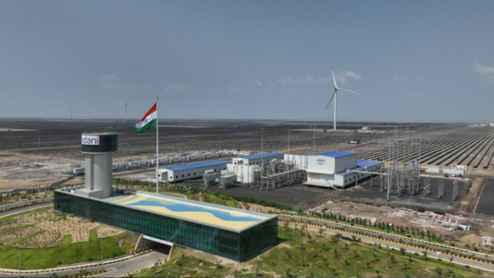 भारत का सबसे बड़ा अक्षय ऊर्जा उत्पादक बना AGEL