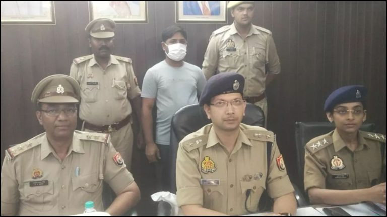 रवीन्द्र, कपिल, पीयूष… एक वसीम अहमद ने ओढ़ रखी थी कई हिंदू पहचान, ‘पत्रकार’ बन नौकरी लगाने का देता था झाँसा: नोएडा पुलिस ने किया गिरफ्तार, 100 से ठगी
